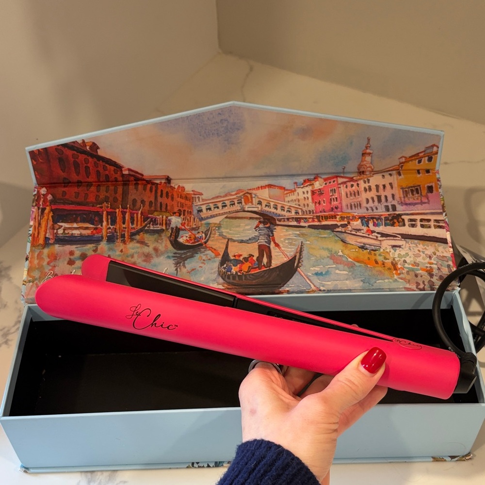 Le Chic Pink Hair Straightener Ionik Tech